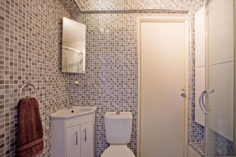 Shower Room (2)